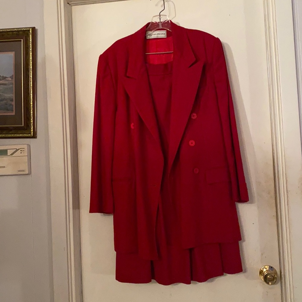 Red suit set